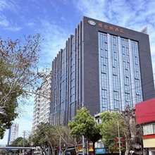 维也纳酒店(恩施土司城航空大道店)
