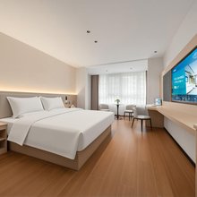 CHANGYUE·常悦酒店(贵州医科大学附属医院大营坡地铁站店)
