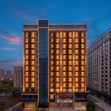 云上丽呈酒店(贵阳花溪区政府明珠大道地铁站店)