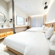 冈·雍曲精品酒店(新龙县中学店)