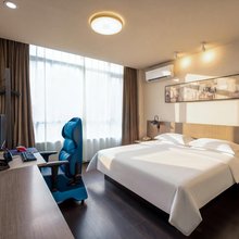 岚海电竞民宿(沈丘人民大道店)