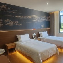 驻龙栖风居