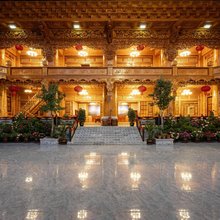 吉颂登珠·金丝楠雕|巨杉擎堂·藏式度假庄园(香格里拉机场店)