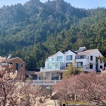 岿然·伴山倾城民宿
