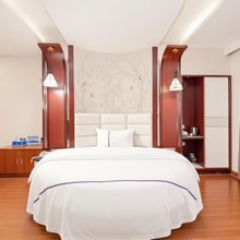 东莞鸿达酒店(华侨中学万沣印象购物广场店)