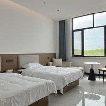 乌兰布统瑞兴假日酒店