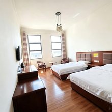 红原鑫焱垚酒店