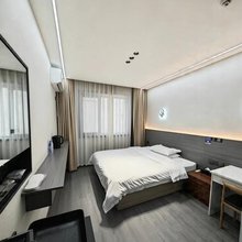 西安十二府客栈(钟楼北大街地铁站店)