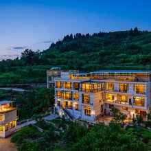 沐月牧山|M·J·View山景庭院·观雾近瀑美宿(黄果树景区店)