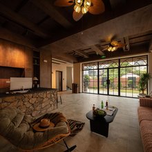 遇·椿里|漫溯时光·中古实木设计师民宿(月亮湾风景区店)