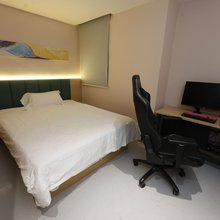 青橙电竞酒店(杭州临平银泰百货店)