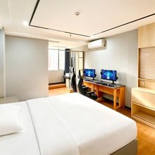 亚信电竞民宿(东莞大岭山店)