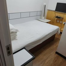 鑫鸿佳旅馆(昌吉市人民医院店)