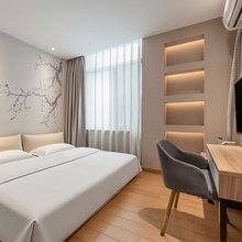 花涧月酒店(苏州汇金广场科技大学石湖校区店)