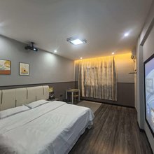 咸宁拾光酒店