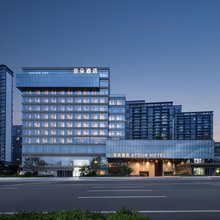 青岛金沙滩石油大学地铁站亚朵酒店