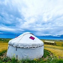 赛里木湖山舍湖畔民宿