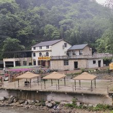 四方客望山庄客栈