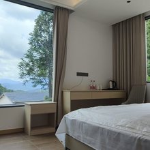 牛草山三道湾民宿