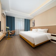 云悦酒店(南宁广西大学鲁班路地铁站店)