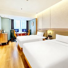 竞放电竞酒店(长沙南站店)