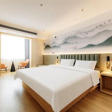 悦莱美酒店(新郑港悦国际广场比亚迪港区工业区六期店)