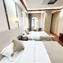 俪都雅轩民宿(多彩万象旅游城店)
