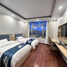 理塘山云之屿大酒店