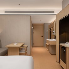 万风尊享酒店(观山湖公园店)