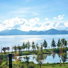 泸沽湖觅璟·半山湖景美宿