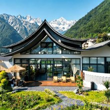 隐禾·Reclusive雪山揽星私汤温泉美宿(海螺沟冰川森林公园店)