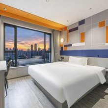 中维酒店(珠海华发商都北山大院店)