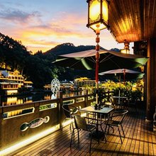 凤凰风雪故人来江景庭院民宿(沱江店)