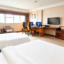 亚信电竞酒店(揭阳霖磐镇店)