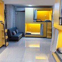 渝逍遥青年旅社(微电园地铁站高新天街店)