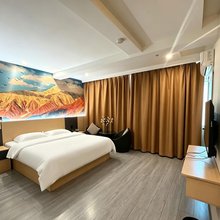 西成东就酒店(赫章夜郎广场店)