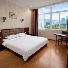 安阳顺福快捷宾馆(安阳工学院三角湖公园店)