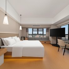 半岛国际酒店(威海山东大学海水浴场店)