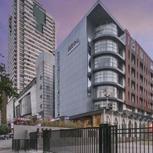 仟那酒店(郑州丹尼斯大卫城河南博物院店)