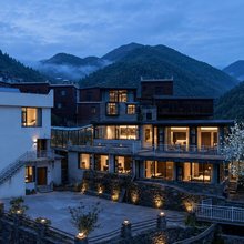 栖木|Villa枕山而眠·Design美宿(四姑娘山景区店)