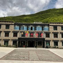 格绒梅朵酒店(稻城亚丁景区店)