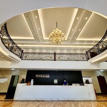 半月湾假日酒店(邵女坪旅游度假区店)