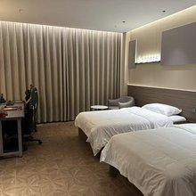 雷城电竞酒店