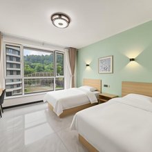 凯正·美悦民宿(承德鼎盛王朝康熙大典演出店)