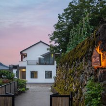 傍山小院