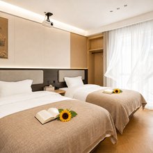 云尚·Light宋韵丨智能别院(开封万岁山武侠城店)