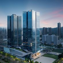 深圳大运新城黄阁坑地铁站亚朵酒店