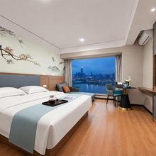 ck·云端湖景影院公寓(归元寺钟家村地铁站店)