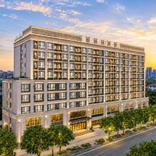 成都皇庭假日商务酒店(大悦城商业区武侯大道地铁站店)