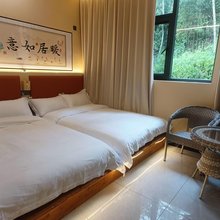 清凉逸夏民宿(昭通大山包景区店)